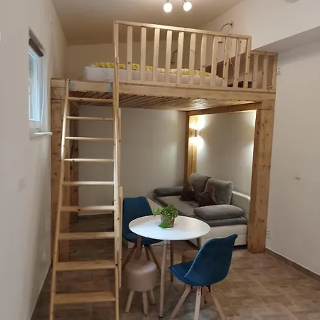 Tiny House Under Valdstejn Castle Appartement *